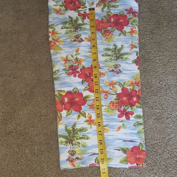 Bobby Brooks Hawaiian Stretchy Capri Pants - Picture 9 of 9